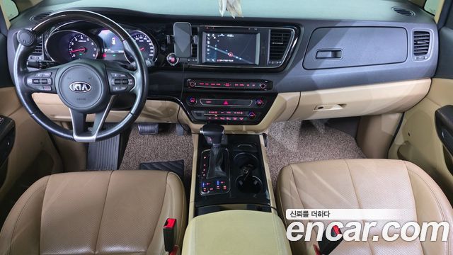Kia Carnival Gasoline 9-seater Noblesse 2017 — фото 7