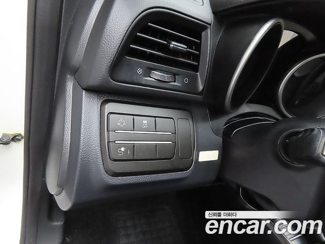 KG Mobility (SsangYong) Tivoli Air Diesel IX 2WD 2016 — фото 20
