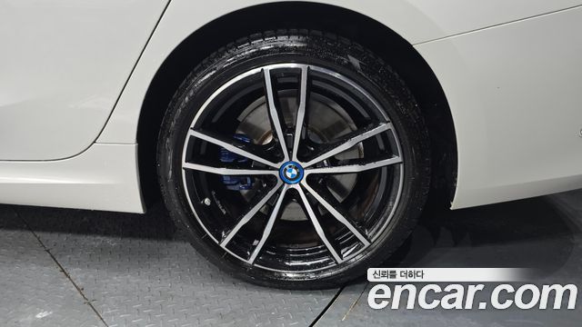 BMW 3 Series (G20) 330e M Sport 2023 — фото 21