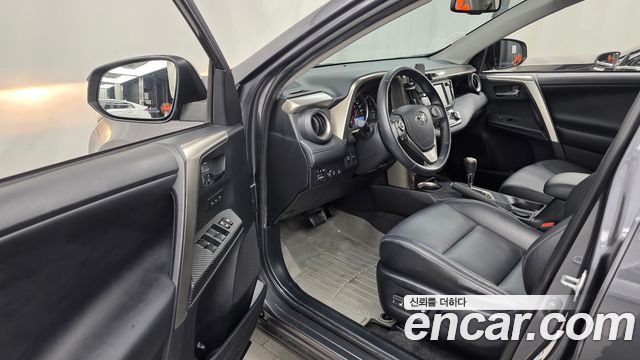 Toyota RAV4 2.5 4WD 4th 2013 — фото 10
