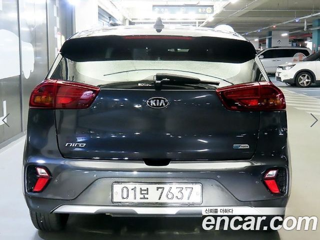 Kia Niro 1.6 HEV Prestige 2020 — фото 5