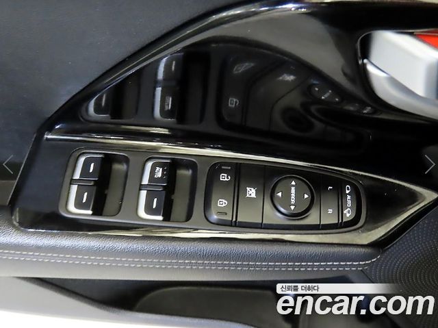 Kia Niro 1.6 HEV Prestige 2020 — фото 20