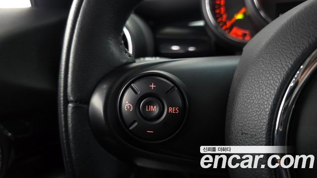 MINI Cooper 5Door HIGH 3rd 2015 — фото 15