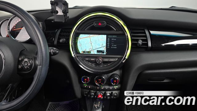 MINI Cooper 5Door HIGH 3rd 2015 — фото 17