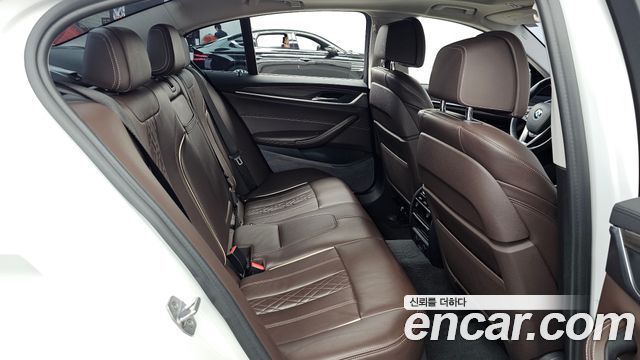 BMW 5 Series (G30) 530i Luxury Plus 2018 — фото 12