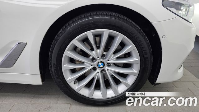 BMW 5 Series (G30) 530i Luxury Plus 2018 — фото 21