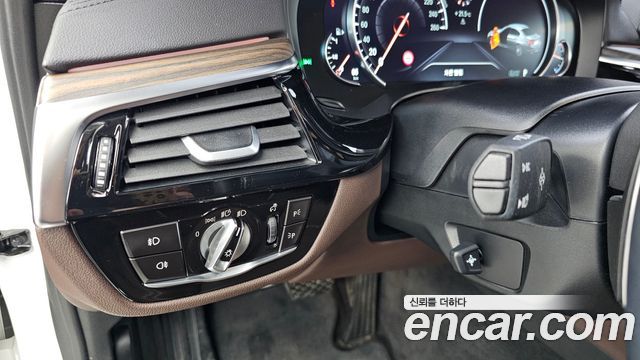 BMW 5 Series (G30) 530i Luxury Plus 2018 — фото 32