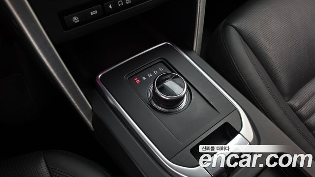 Land Rover Discovery Sport 2.0 TD4 HSE Luxury 2018 — фото 9