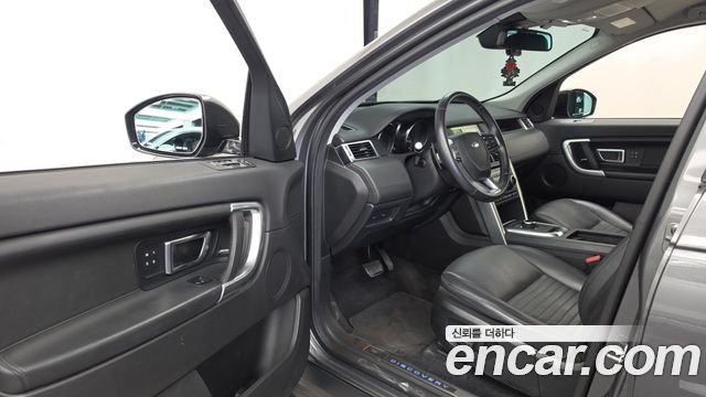 Land Rover Discovery Sport 2.0 TD4 HSE Luxury 2018 — фото 10