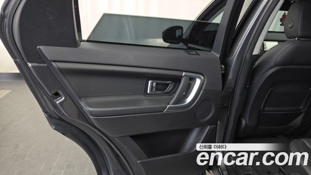 Land Rover Discovery Sport 2.0 TD4 HSE Luxury 2018 — фото 25