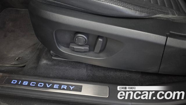 Land Rover Discovery Sport 2.0 TD4 HSE Luxury 2018 — фото 32