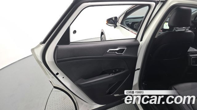 Kia Sportage (V) Gasoline 1.6 Turbo 2WD Nobleless Gravity 2023 — фото 25