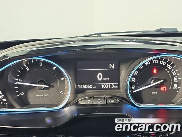 Peugeot 2008 1.6 e-HDi Feline L 2015 — фото 7