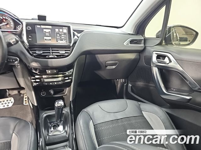 Peugeot 2008 1.6 e-HDi Feline L 2015 — фото 10