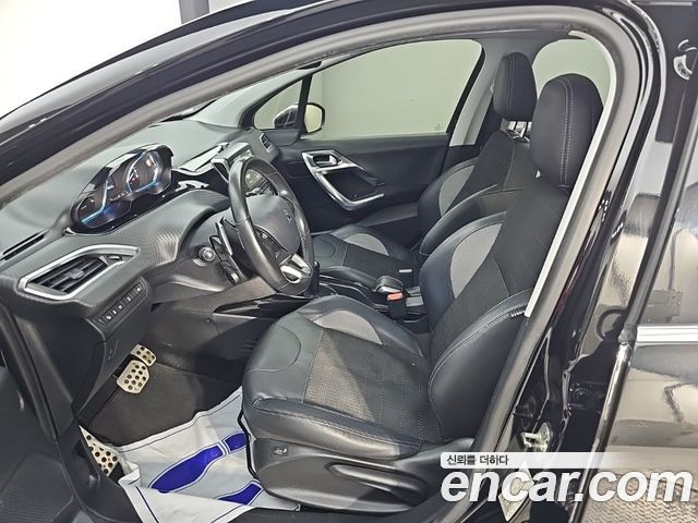 Peugeot 2008 1.6 e-HDi Feline L 2015 — фото 15