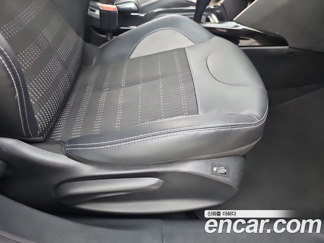 Peugeot 2008 1.6 e-HDi Feline L 2015 — фото 20