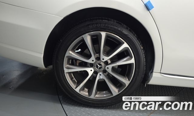 Mercedes-Benz E-Class (W213) E300 4MATIC Avnatgarde 2019 — фото 5