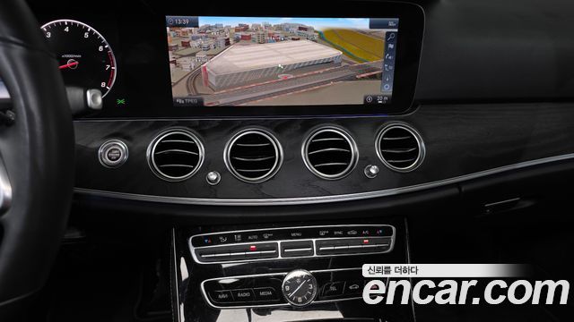 Mercedes-Benz E-Class (W213) E300 4MATIC Avnatgarde 2019 — фото 13