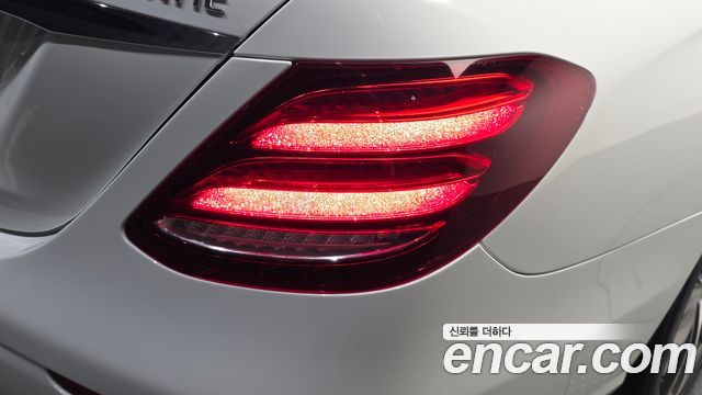 Mercedes-Benz E-Class (W213) E300 4MATIC Avnatgarde 2019 — фото 23