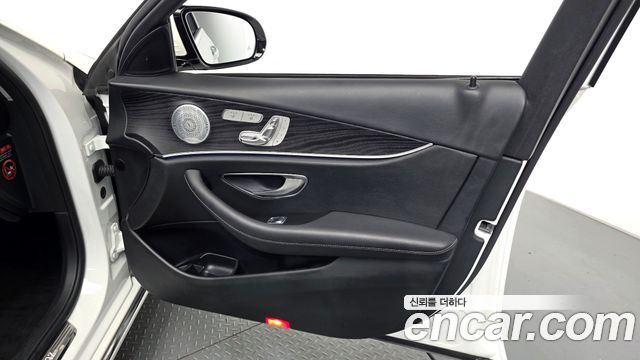 Mercedes-Benz E-Class (W213) E300 4MATIC Avnatgarde 2019 — фото 24