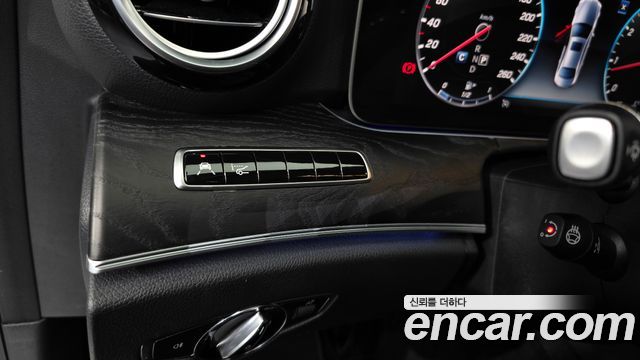 Mercedes-Benz E-Class (W213) E300 4MATIC Avnatgarde 2019 — фото 27