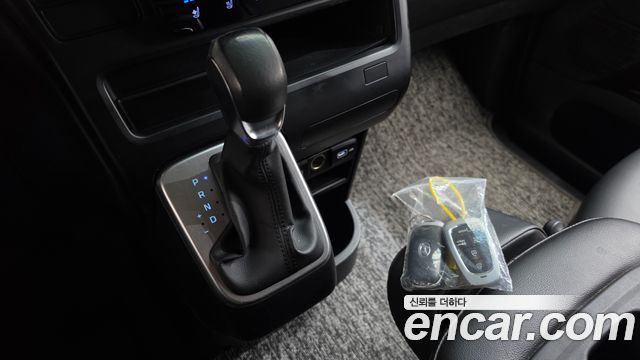 Hyundai Staria Cargo 3-Seater Modern 2022 — фото 9