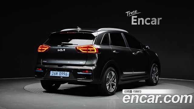 Kia Niro EV Noblesse 2022 — фото 2