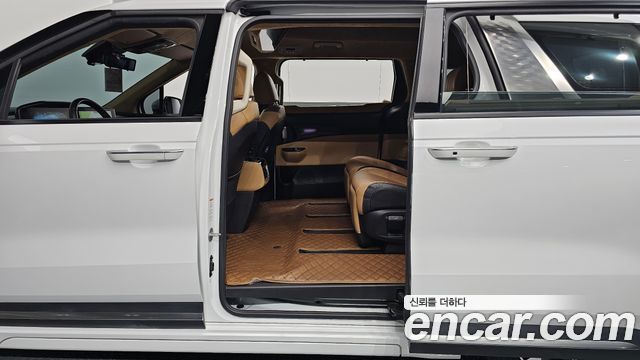 Kia Carnival (IV) Gasoline 7-seater Limousine(Special vehicle) 2023 — фото 12