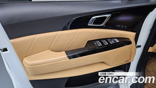 Kia Carnival (IV) Gasoline 7-seater Limousine(Special vehicle) 2023 — фото 24