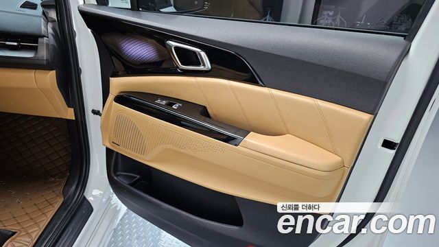 Kia Carnival (IV) Gasoline 7-seater Limousine(Special vehicle) 2023 — фото 25