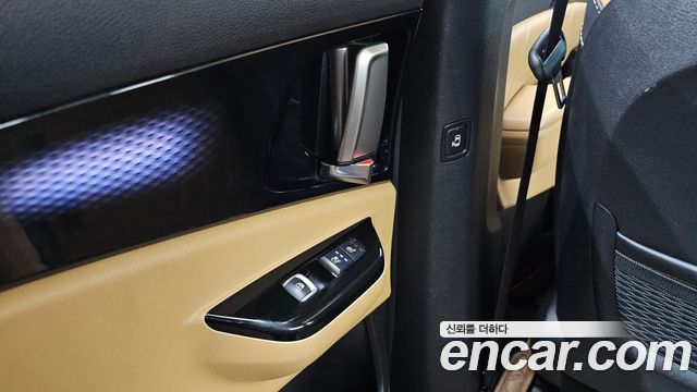 Kia Carnival (IV) Gasoline 7-seater Limousine(Special vehicle) 2023 — фото 31