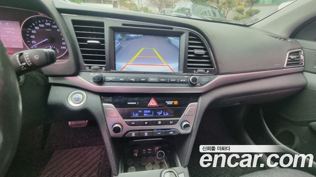 Hyundai Avante (AD) 1.6 e-VGT SMART 2016 — фото 9