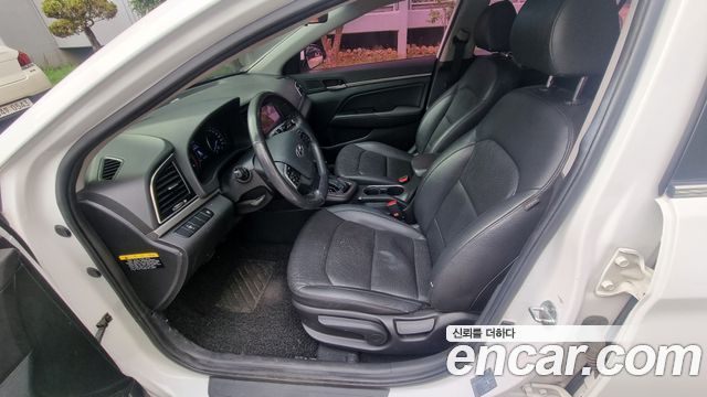 Hyundai Avante (AD) 1.6 e-VGT SMART 2016 — фото 15