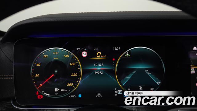 Mercedes-Benz E-Class (W213) E220d 4MATIC AMG Line 2021 — фото 8