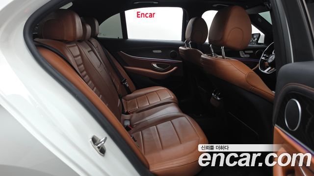 Mercedes-Benz E-Class (W213) E220d 4MATIC AMG Line 2021 — фото 15