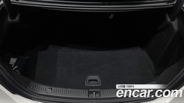 Mercedes-Benz E-Class (W213) E220d 4MATIC AMG Line 2021 — фото 24