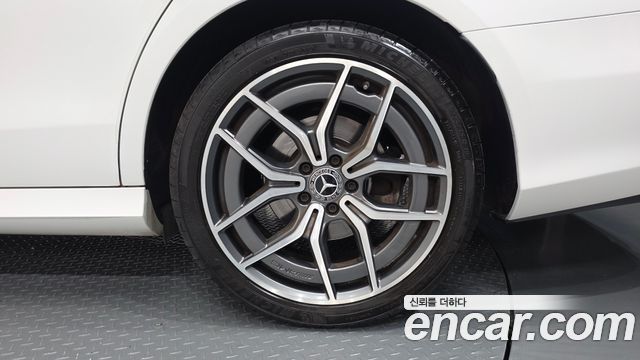Mercedes-Benz E-Class (W213) E220d 4MATIC AMG Line 2021 — фото 27
