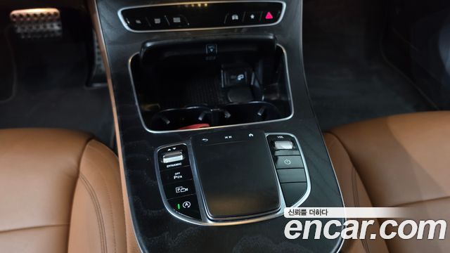 Mercedes-Benz E-Class (W213) E220d 4MATIC AMG Line 2021 — фото 34