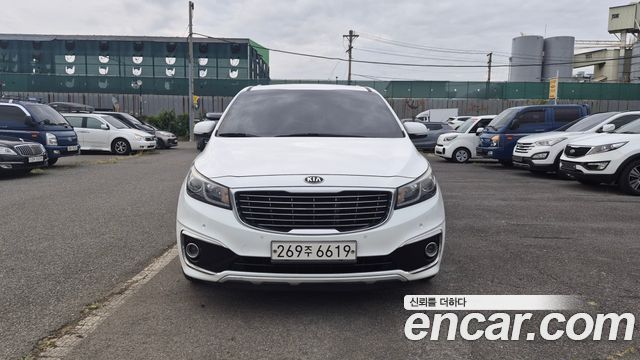 Kia Carnival 9-seater Prestige 2016 — фото 2