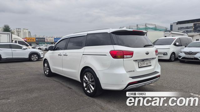 Kia Carnival 9-seater Prestige 2016 — фото 4