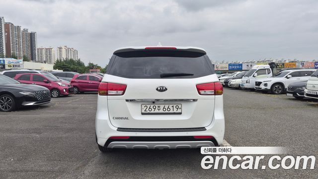 Kia Carnival 9-seater Prestige 2016 — фото 5