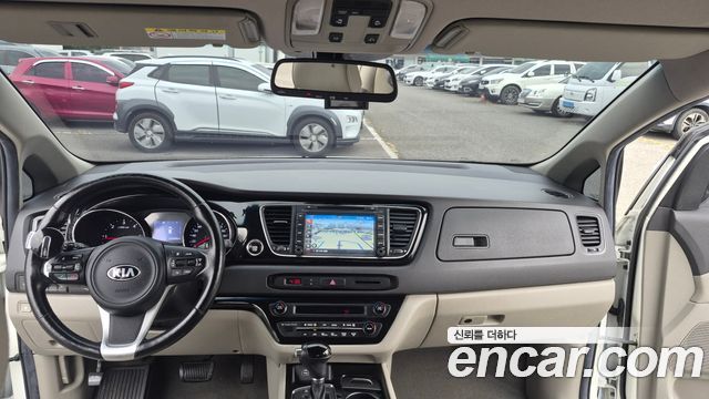 Kia Carnival 9-seater Prestige 2016 — фото 7