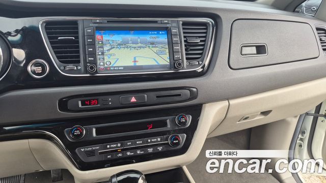 Kia Carnival 9-seater Prestige 2016 — фото 16
