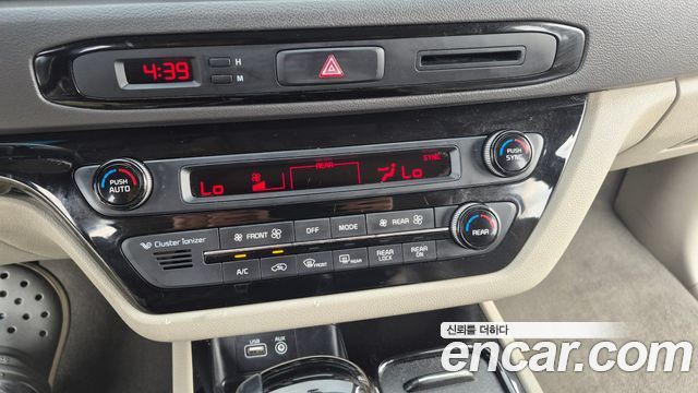 Kia Carnival 9-seater Prestige 2016 — фото 17
