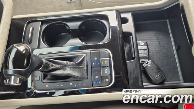 Kia Carnival 9-seater Prestige 2016 — фото 18