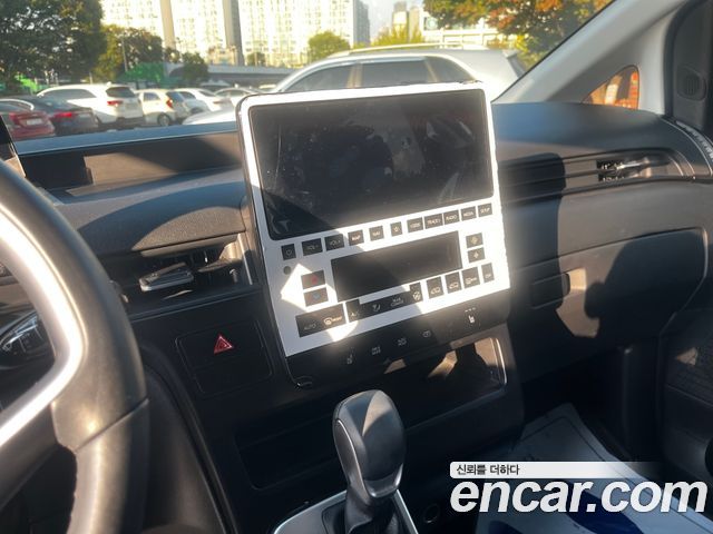 Hyundai Staria Tourer 11-Seater Modern 2024 — фото 21