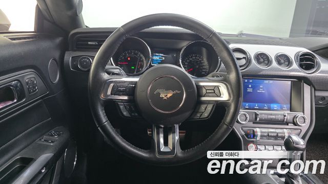 Ford Mustang Coupe 2017 — фото 13