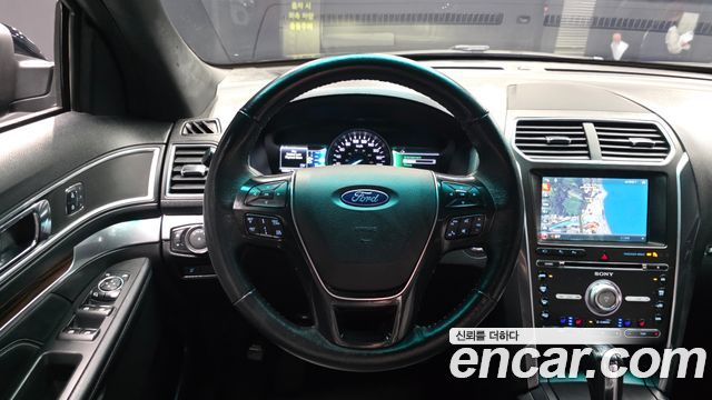 Ford Explorer 2.3 Limited 4WD 5th 2017 — фото 13