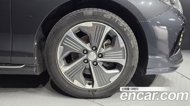 Hyundai Sonata New Rise Hybrid Modern 2018 — фото 21