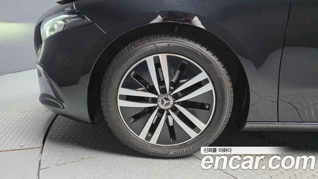 Mercedes-Benz A-Class (W177) A220 Sedan 2021 — фото 5